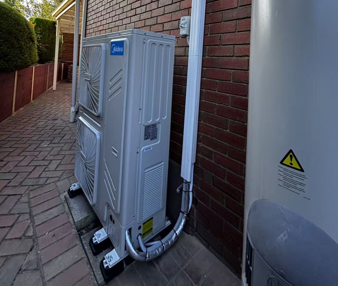 Air conditioning installation